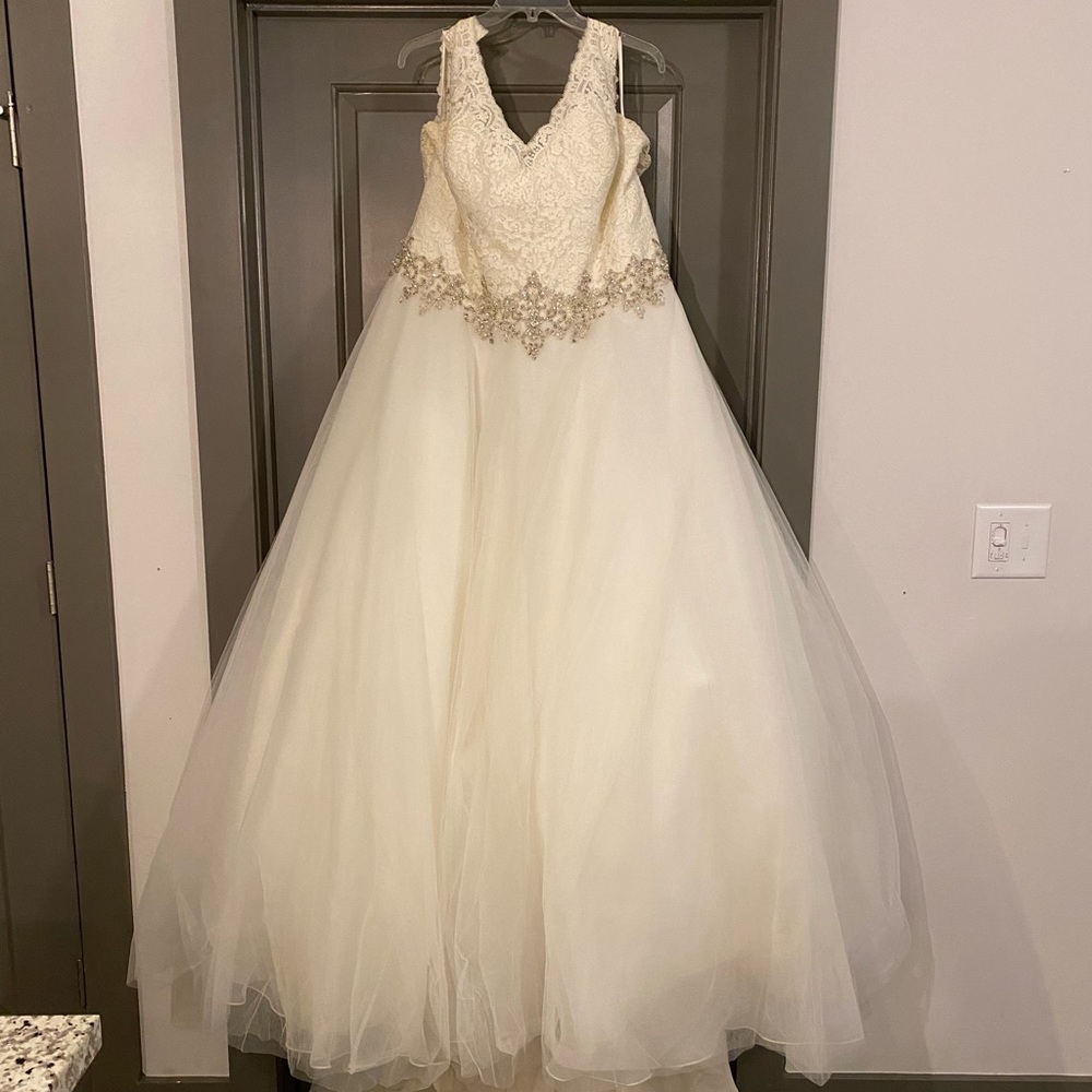 Mori Lee Julietta 3198 plus size wedding dress